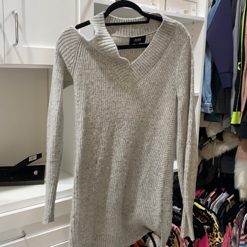 Marled by Olivia Culpo small grey cold shoulder sweater